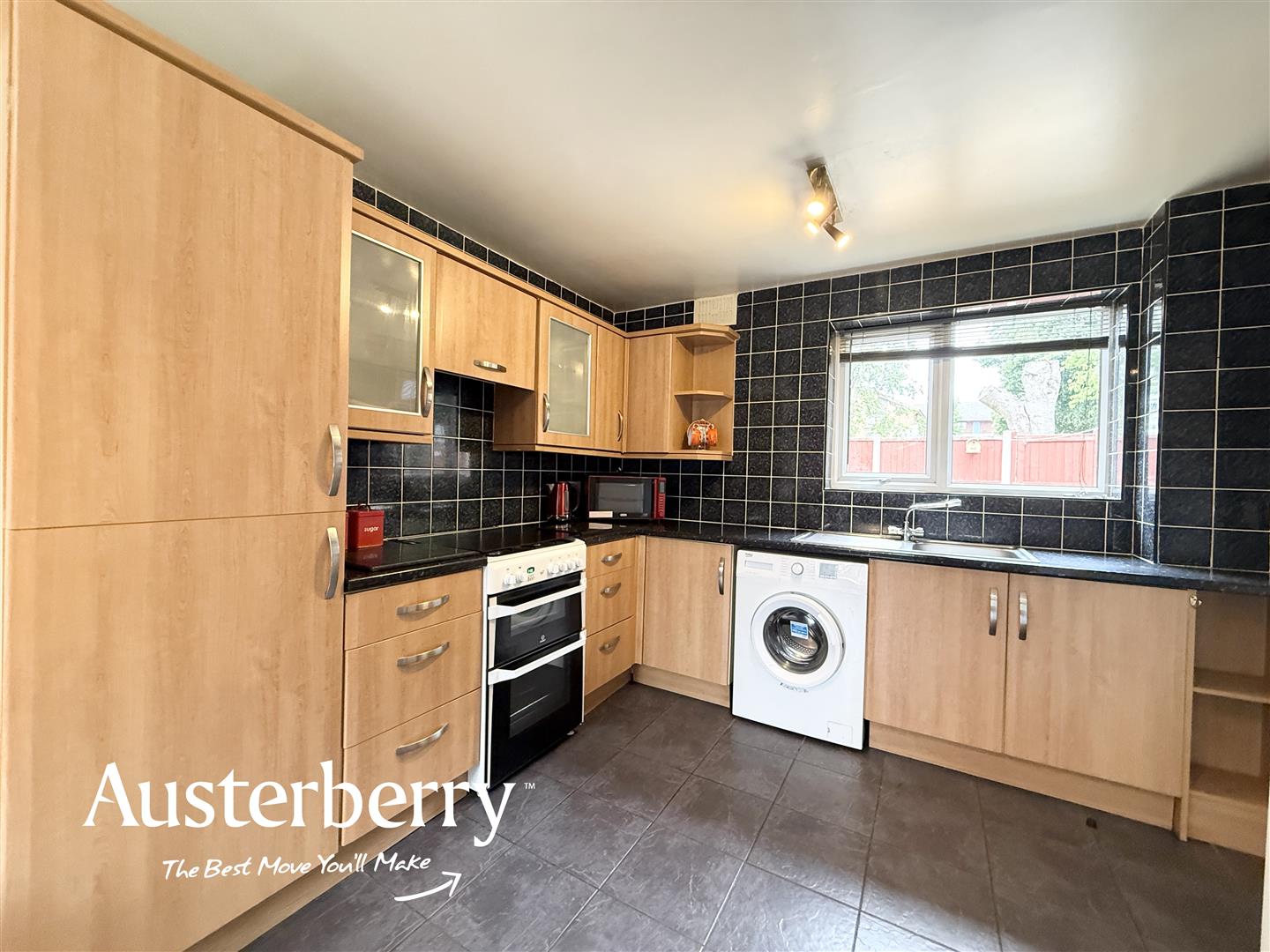 3 bed property in California Street, Stoke-On-Trent